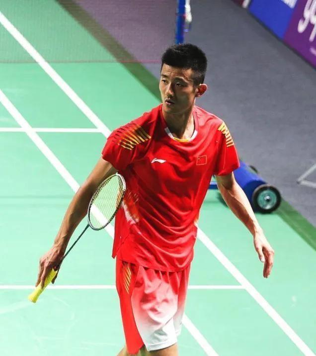 包含中国羽毛球队爆冷马来西亚羽毛球队，谌龙绝境逆转的词条