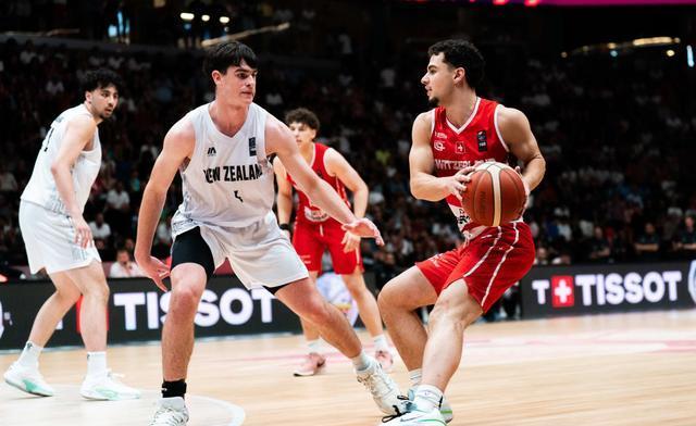 中国男篮鏖战加拿大男篮，波特惊艳世界的简单介绍