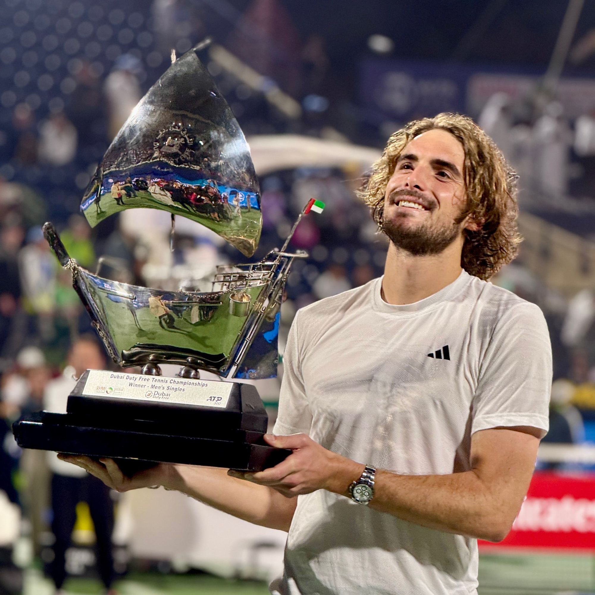 lpl竞猜-法国网球队险胜日本网球队，西西帕斯完成帽子戏法