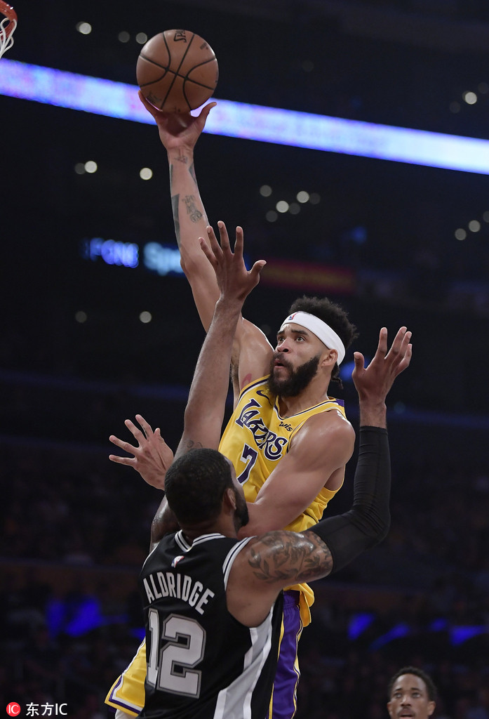 马刺鏖战希腊男篮，布拉德利三分雨点燃全场