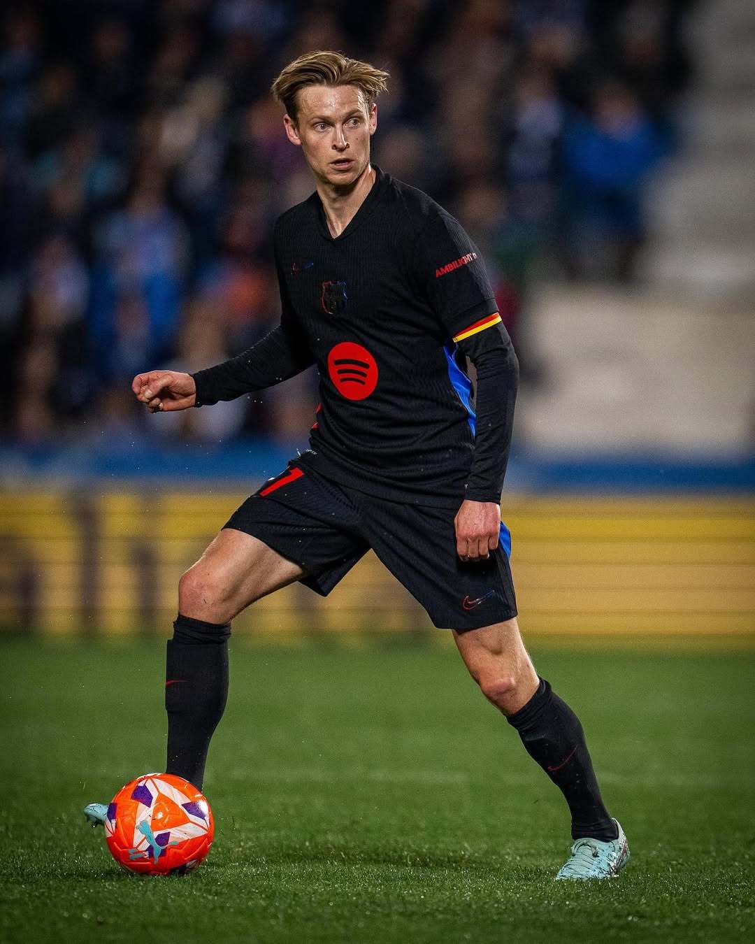 包含美国强势意大利，德容关键制胜的词条