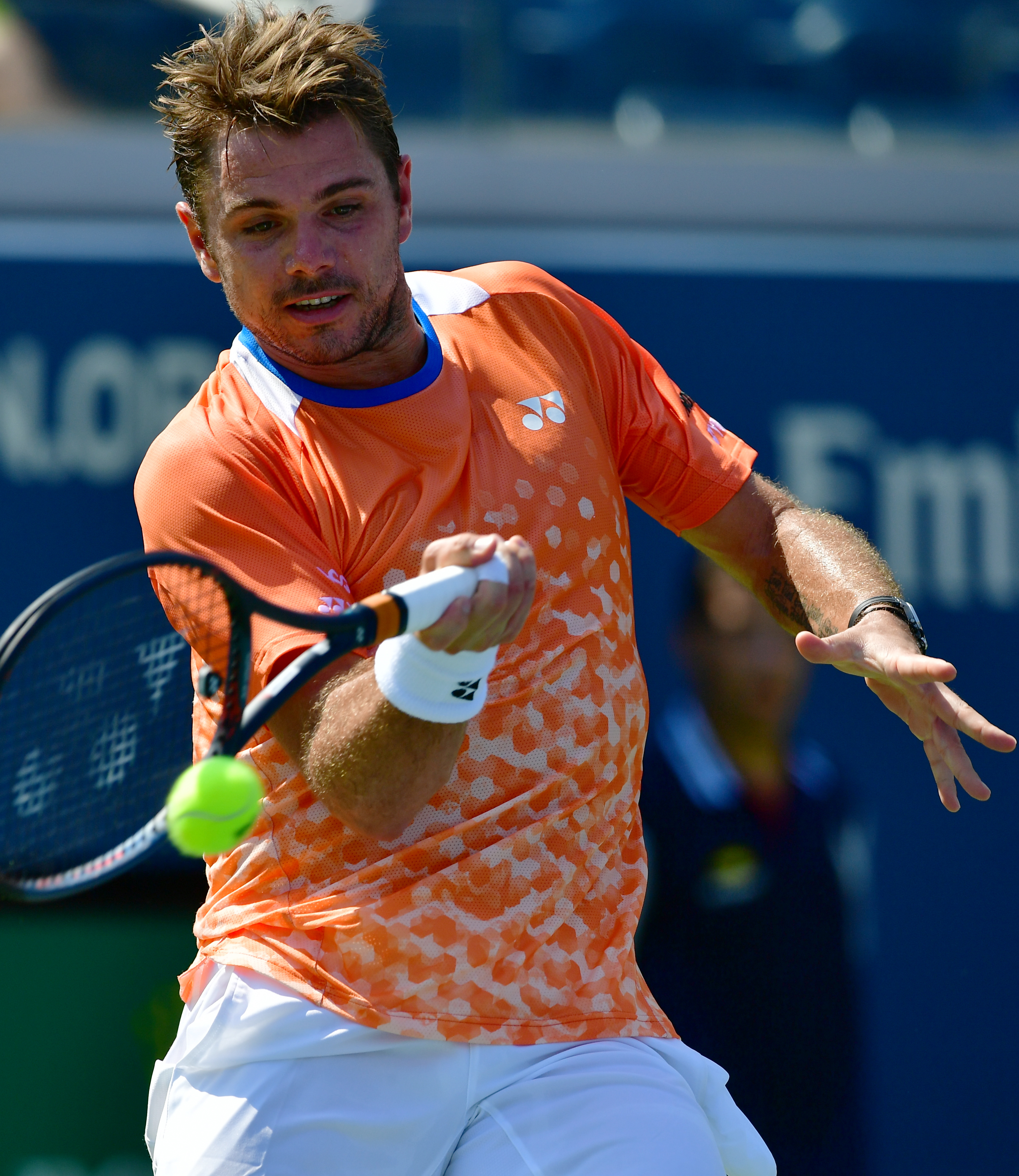 包含西班牙网球队险胜美国网球队，瓦林卡高光表现的词条