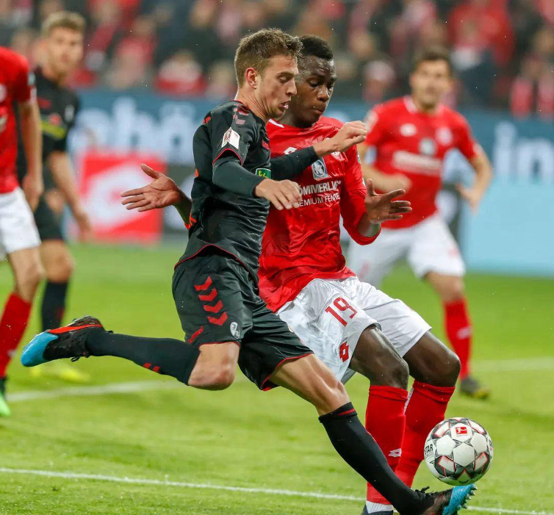 LOL英雄联盟赛事指南-美因茨客场险胜，追赶领先球队的简单介绍