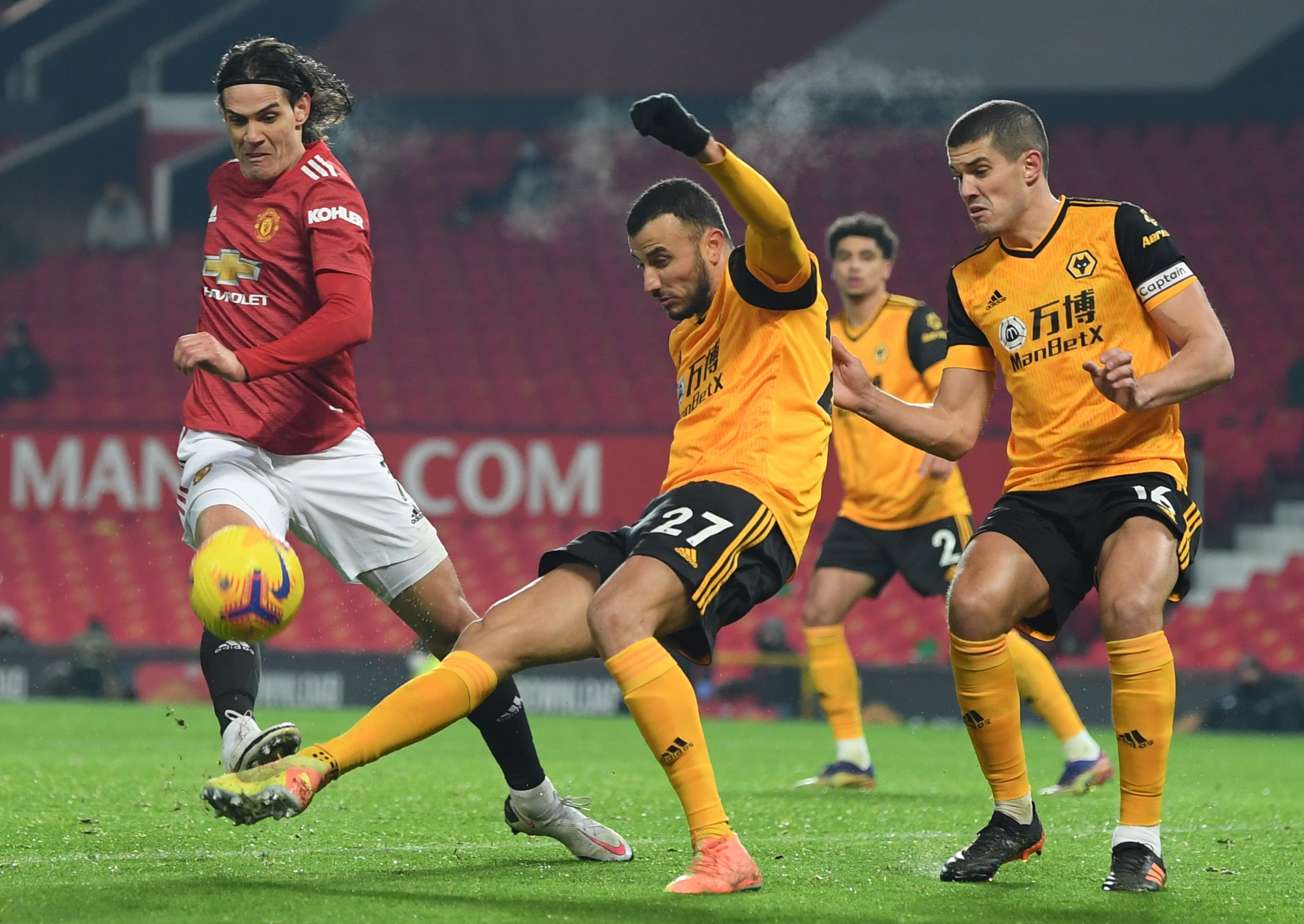 关于狼队球员首发阵容曝光，备战新一场比赛的信息