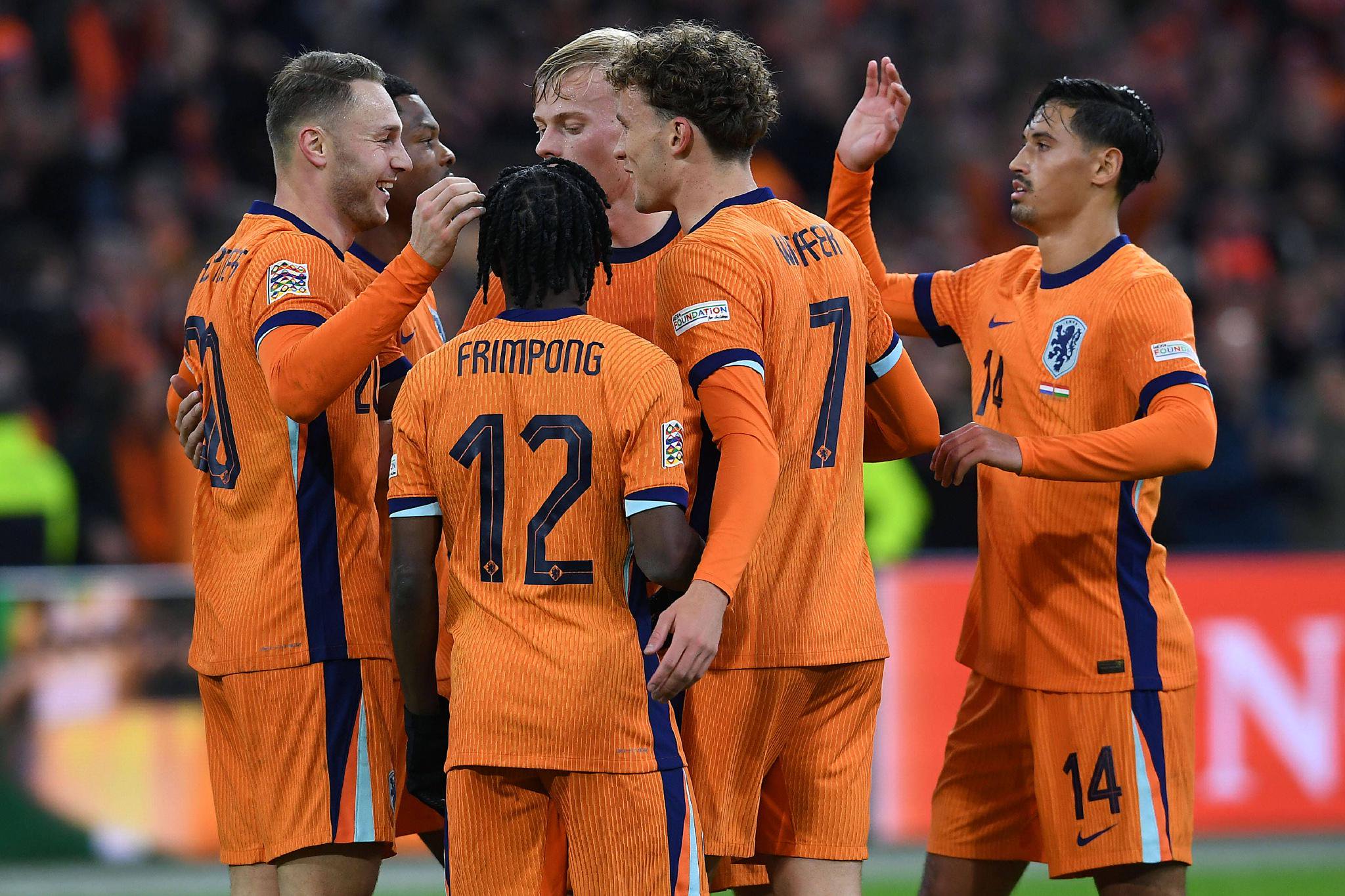 荷兰大胜乌克兰，成功挺进欧预赛半决赛的简单介绍