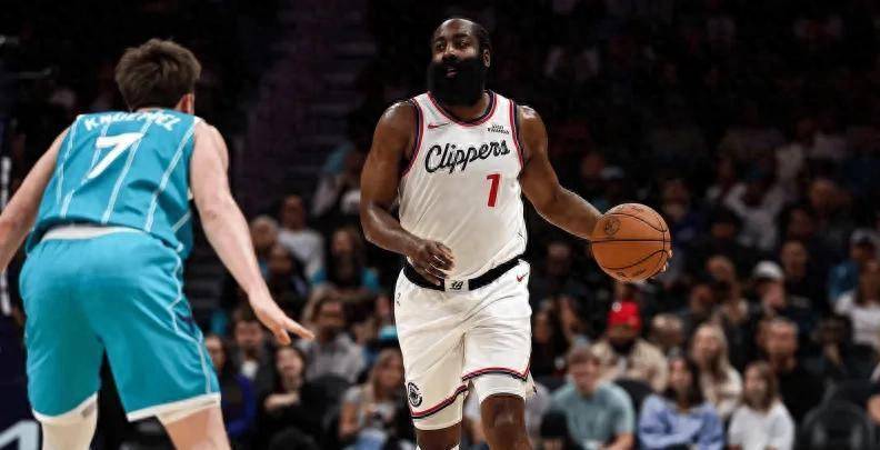 北京队鏖战辽宁队，哈登高光表现的简单介绍